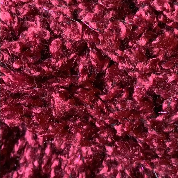 Red infinity scarf - Picture 2 of 2